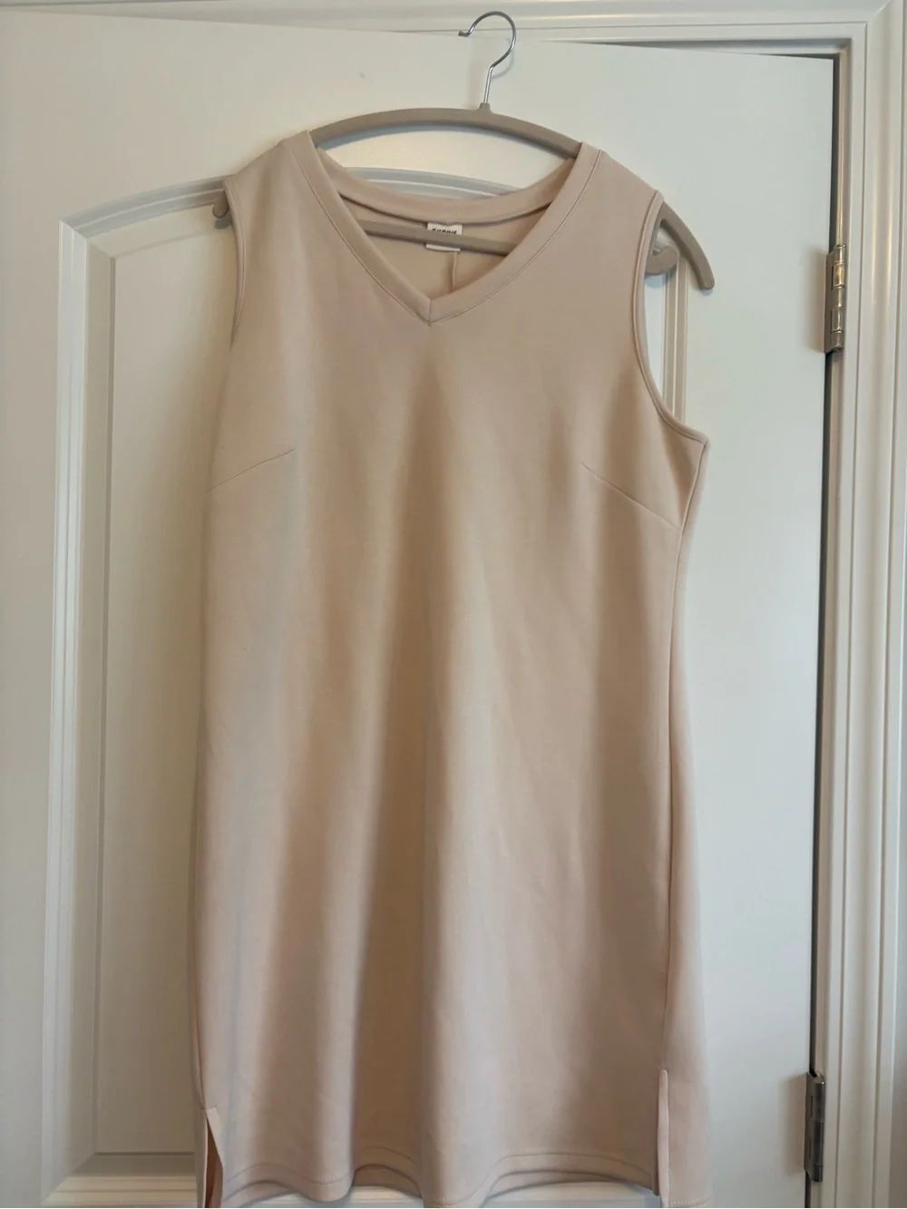 Boutique Sleeveless V-Neck Shift Dress in Light Beige